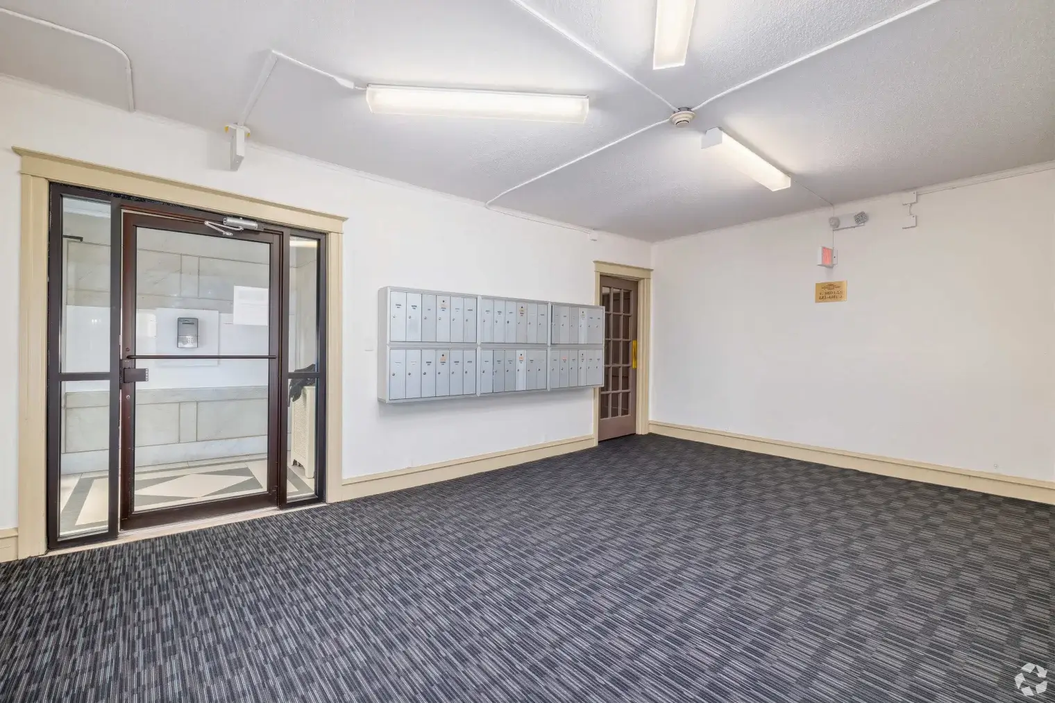 grand court apartments upper derby 29