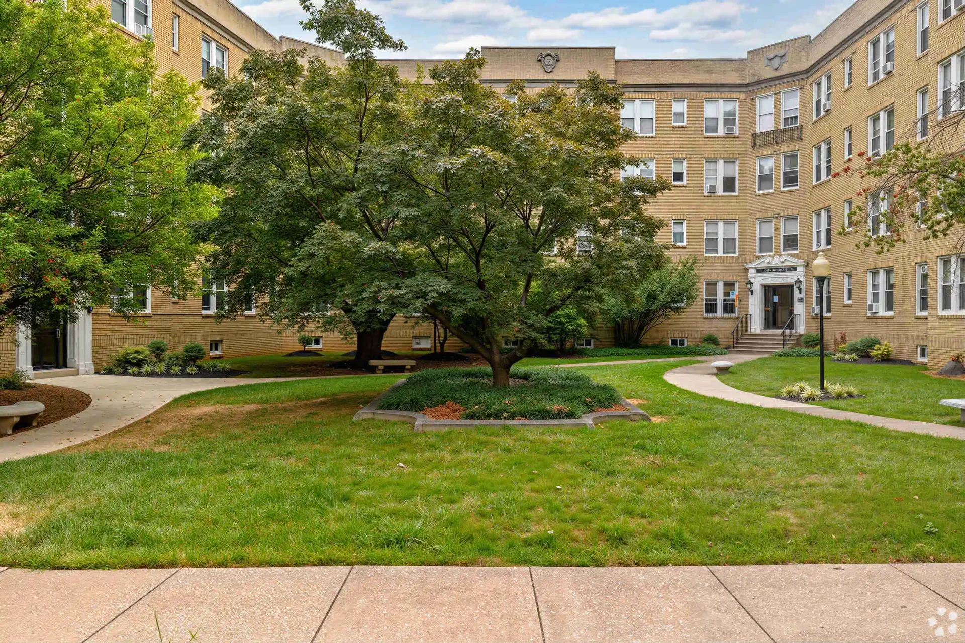 grand court apartments upper derby courtyard